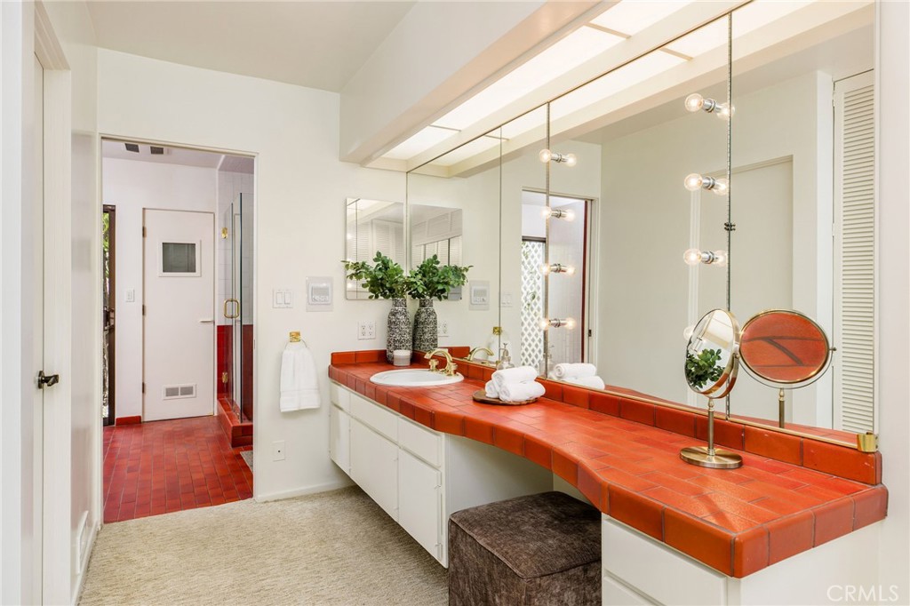 3721 Manor Drive