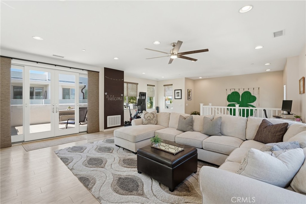 5573 Palm Drive