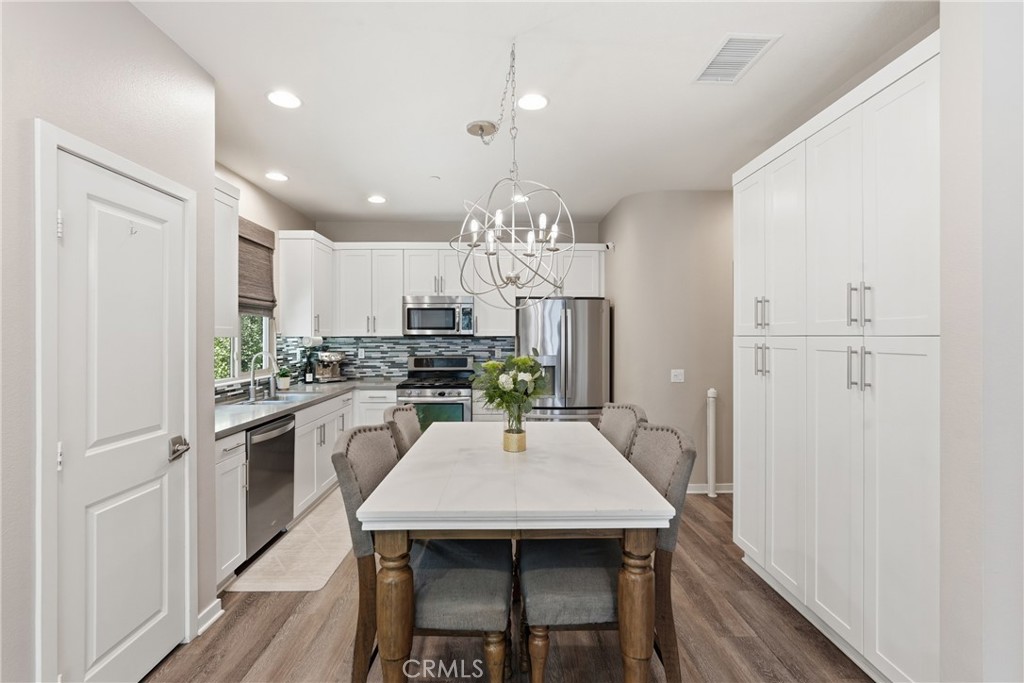 5573 Palm Drive