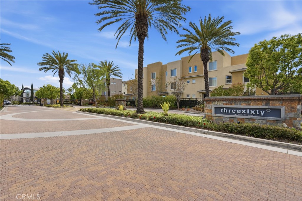 5573 Palm Drive