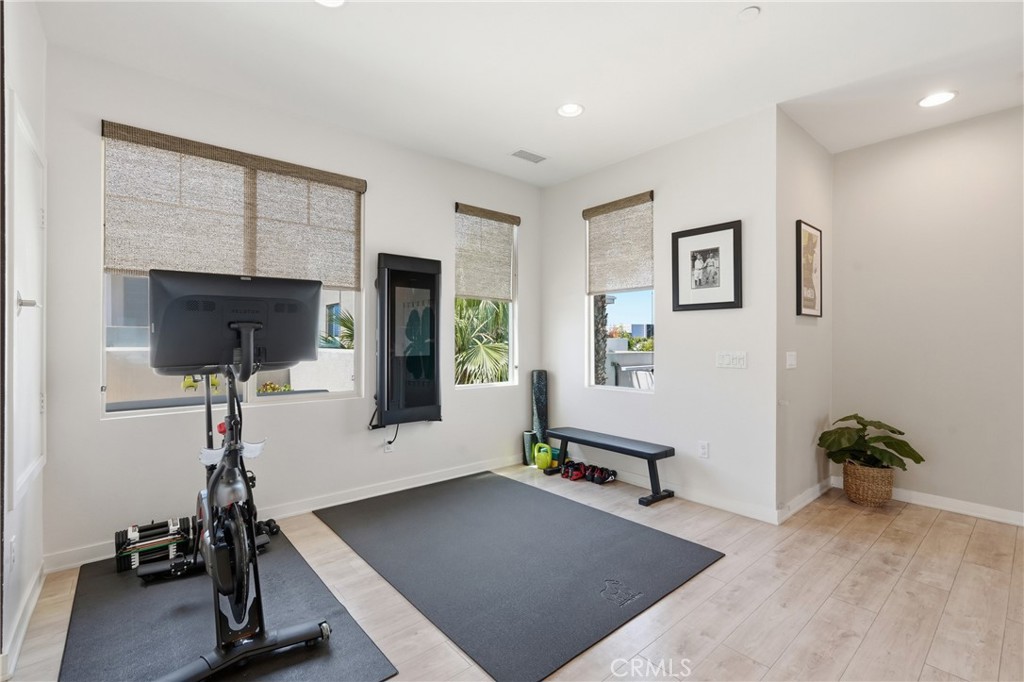 5573 Palm Drive