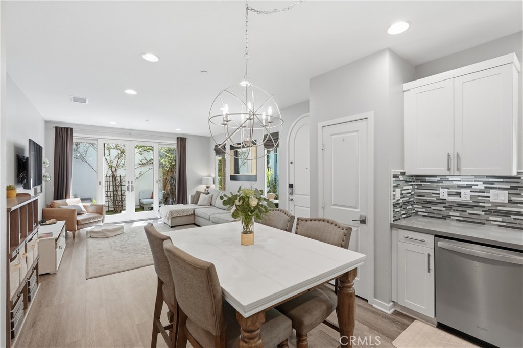 5573 Palm Drive