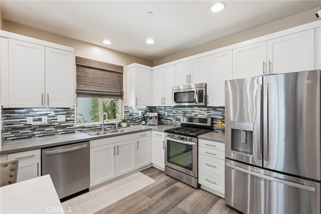 5573 Palm Drive