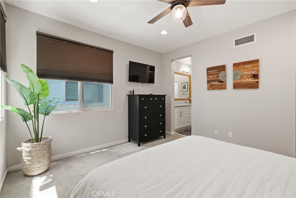 5573 Palm Drive