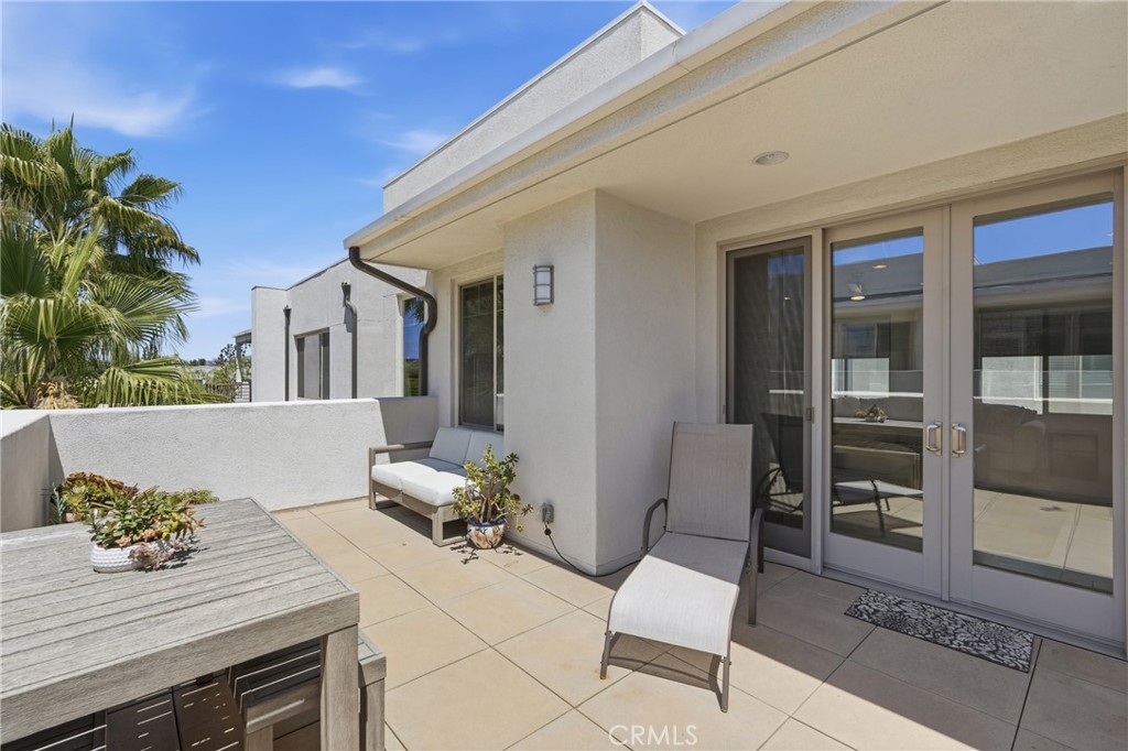 5573 Palm Drive