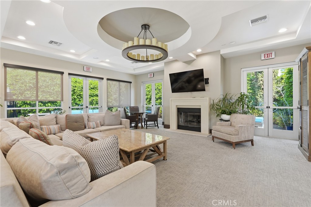 5573 Palm Drive