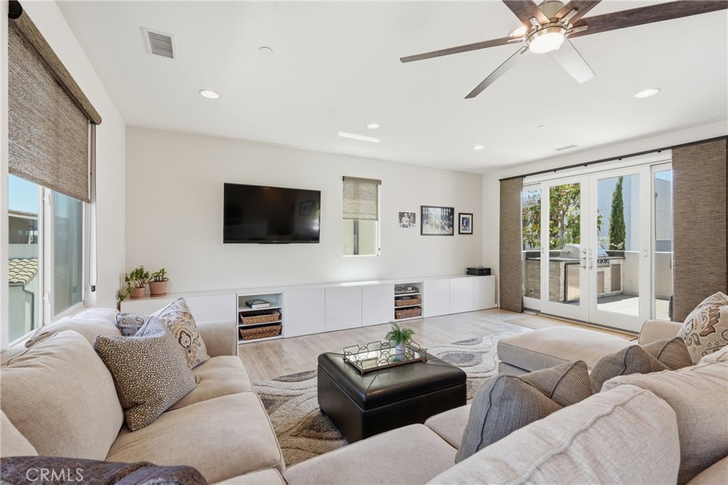 5573 Palm Drive