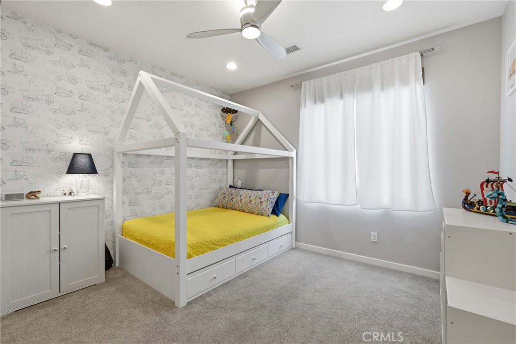 5573 Palm Drive