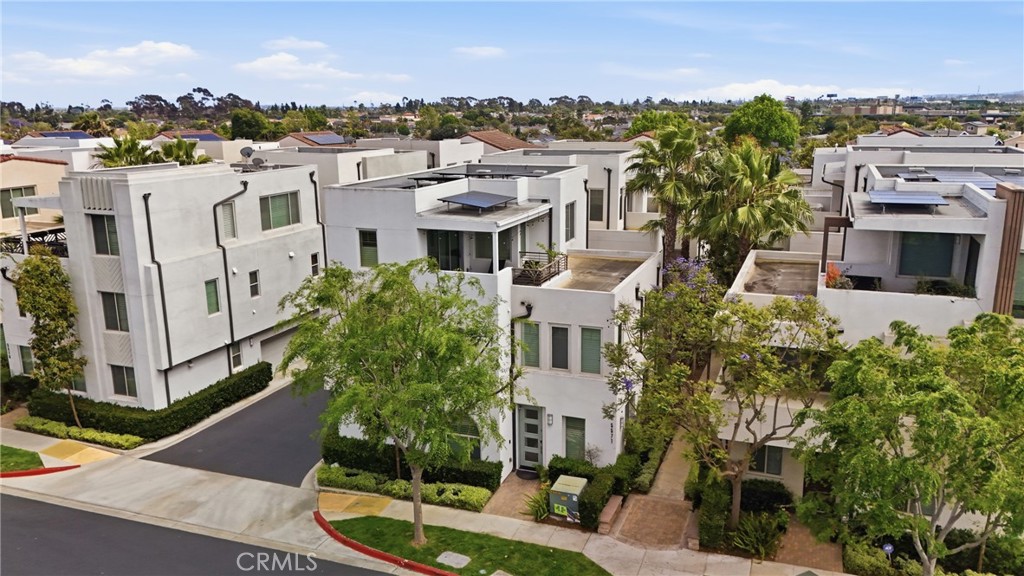 5573 Palm Drive
