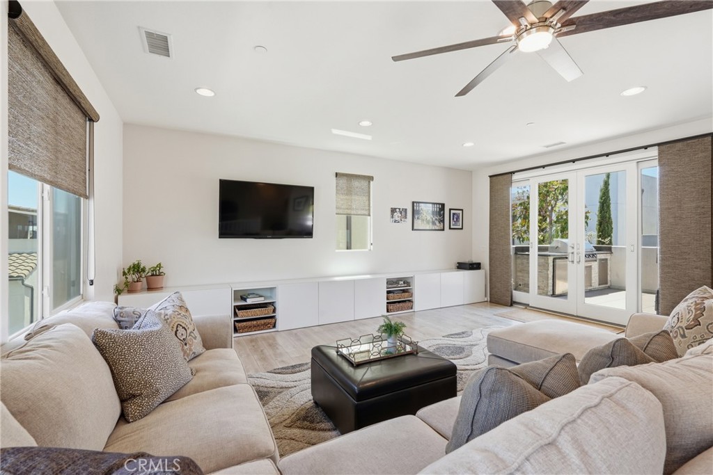 5573 Palm Drive