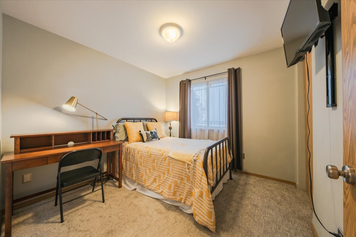 24 Diane Road C