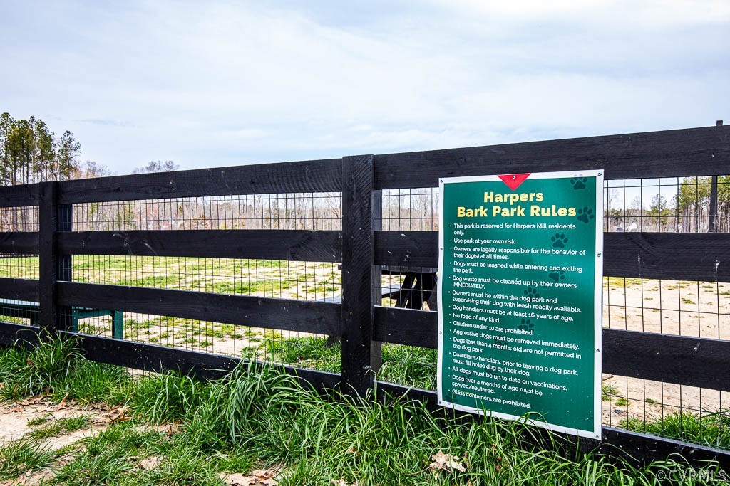 8818 Fishers Green Ct