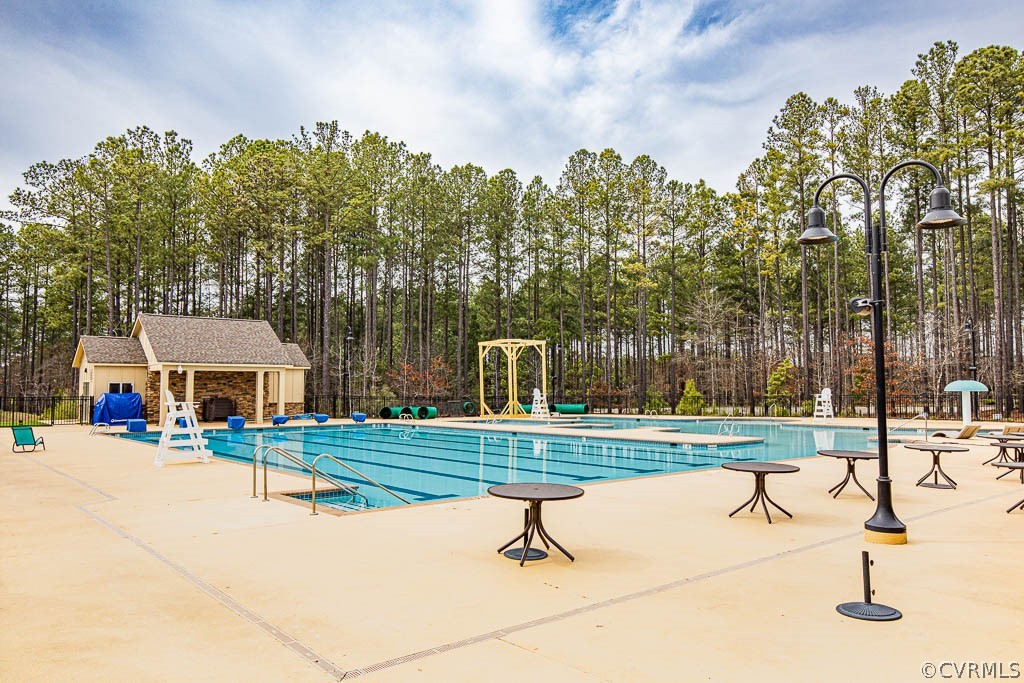 8818 Fishers Green Ct