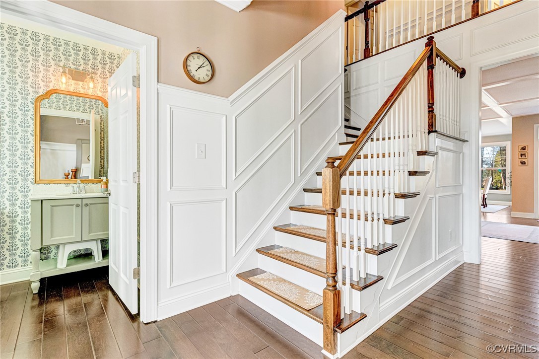 7012 Silverthread Dr