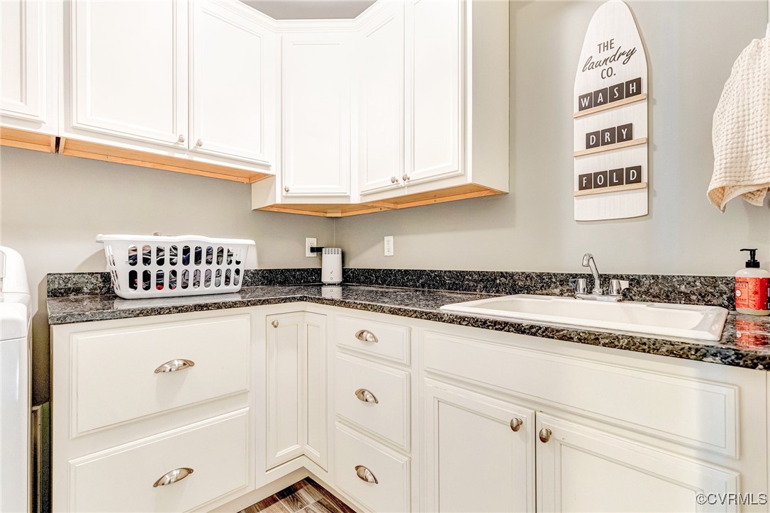 7012 Silverthread Dr