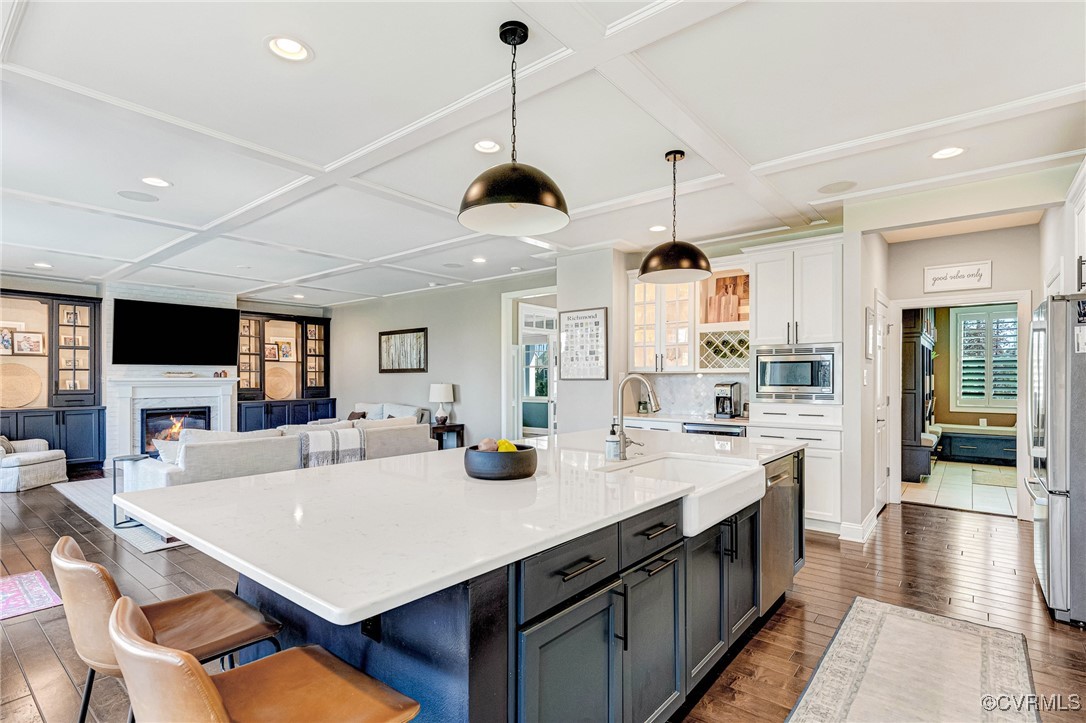 7012 Silverthread Dr