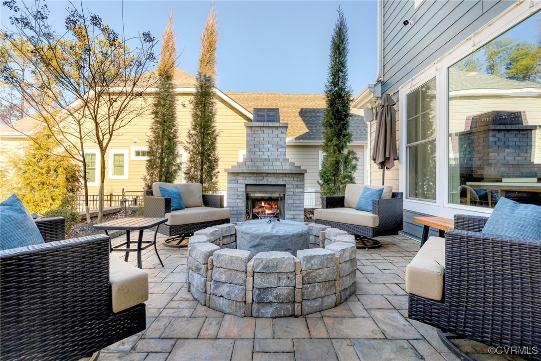 7012 Silverthread Dr