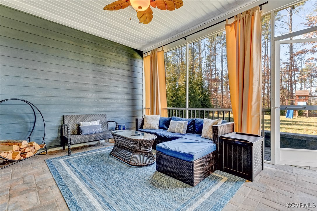 7012 Silverthread Dr