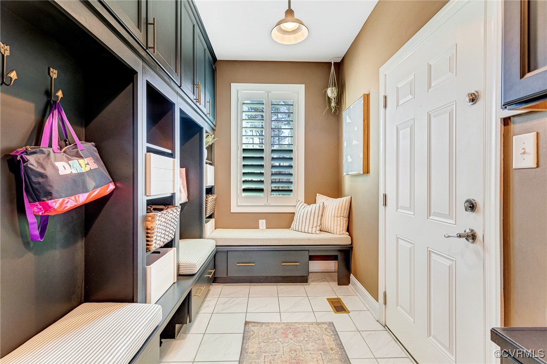 7012 Silverthread Dr