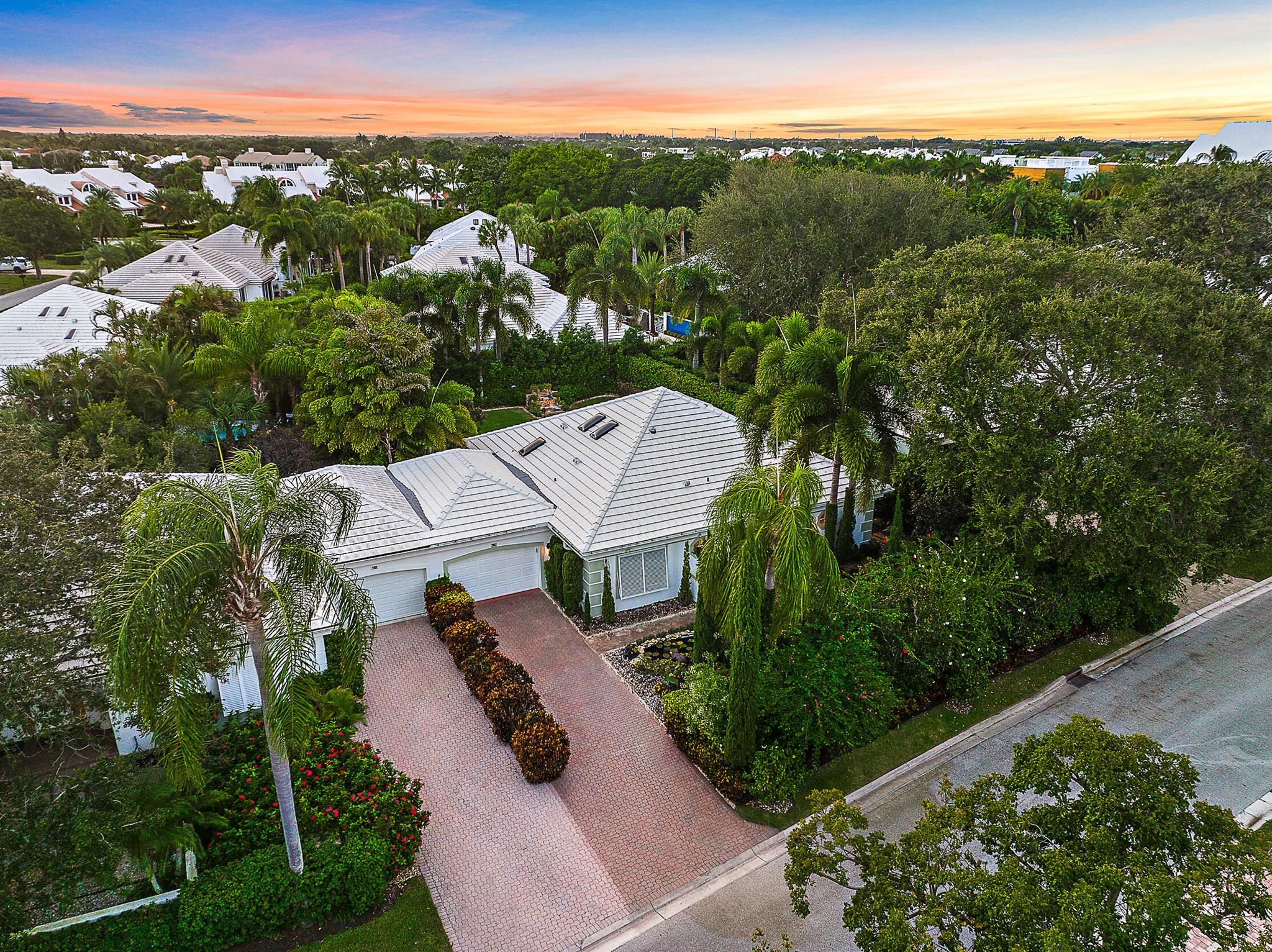 3902 Captains Way