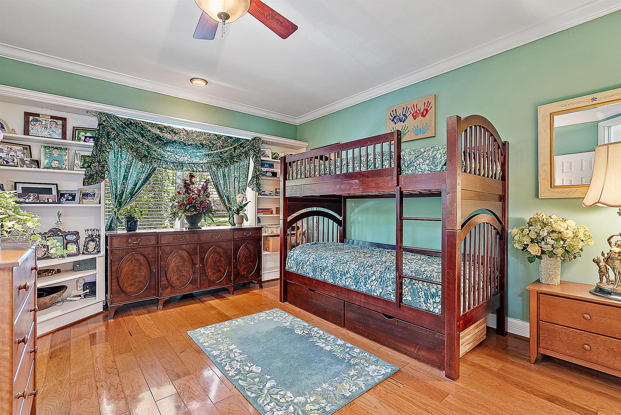 3902 Captains Way
