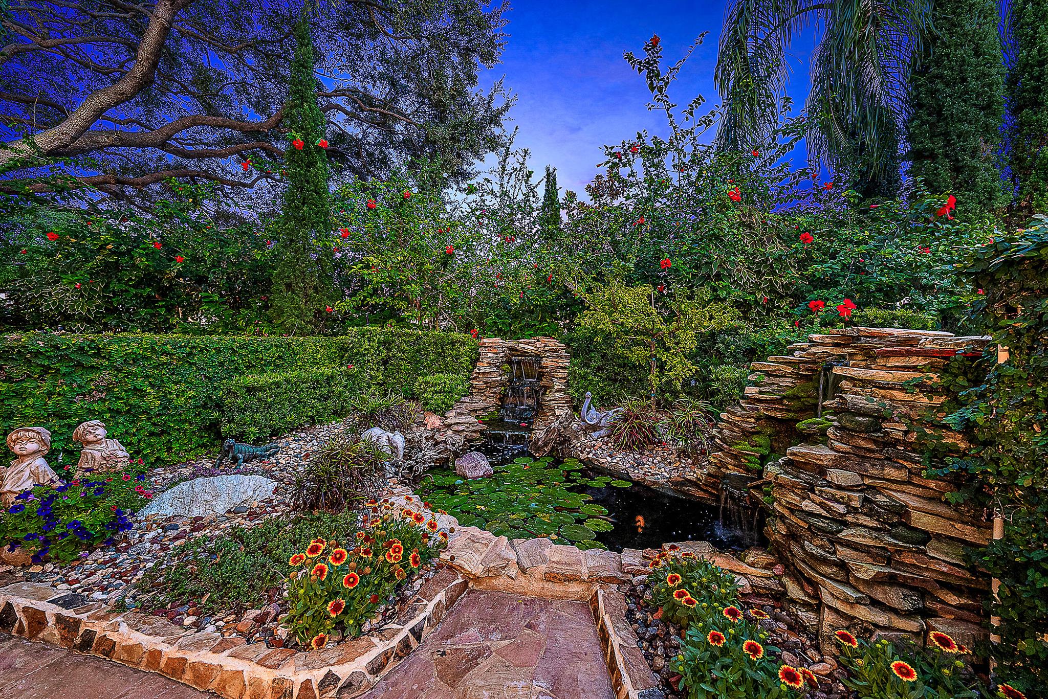 3902 Captains Way