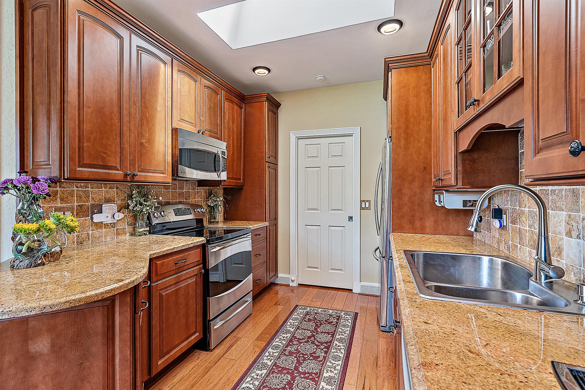 3902 Captains Way