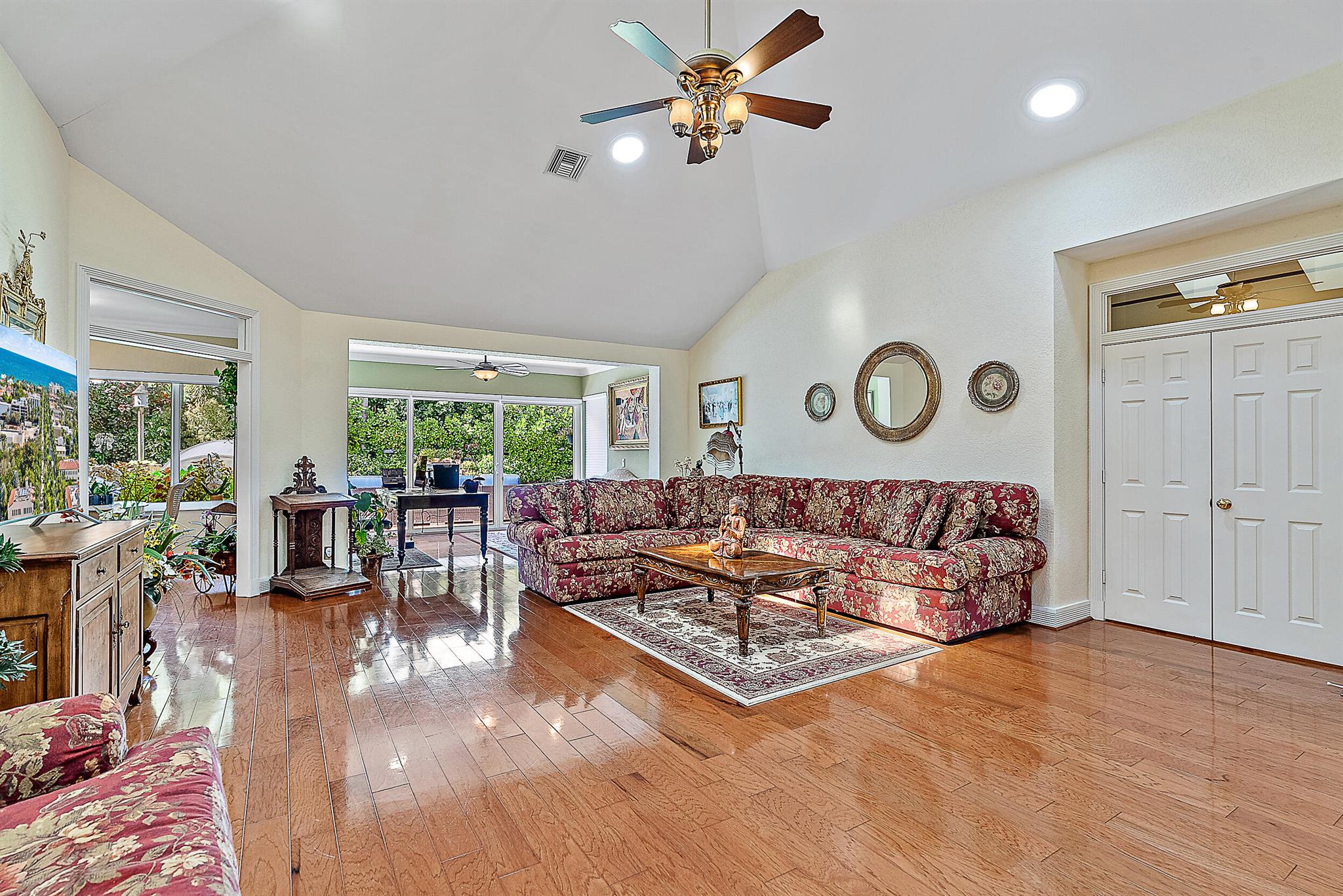 3902 Captains Way