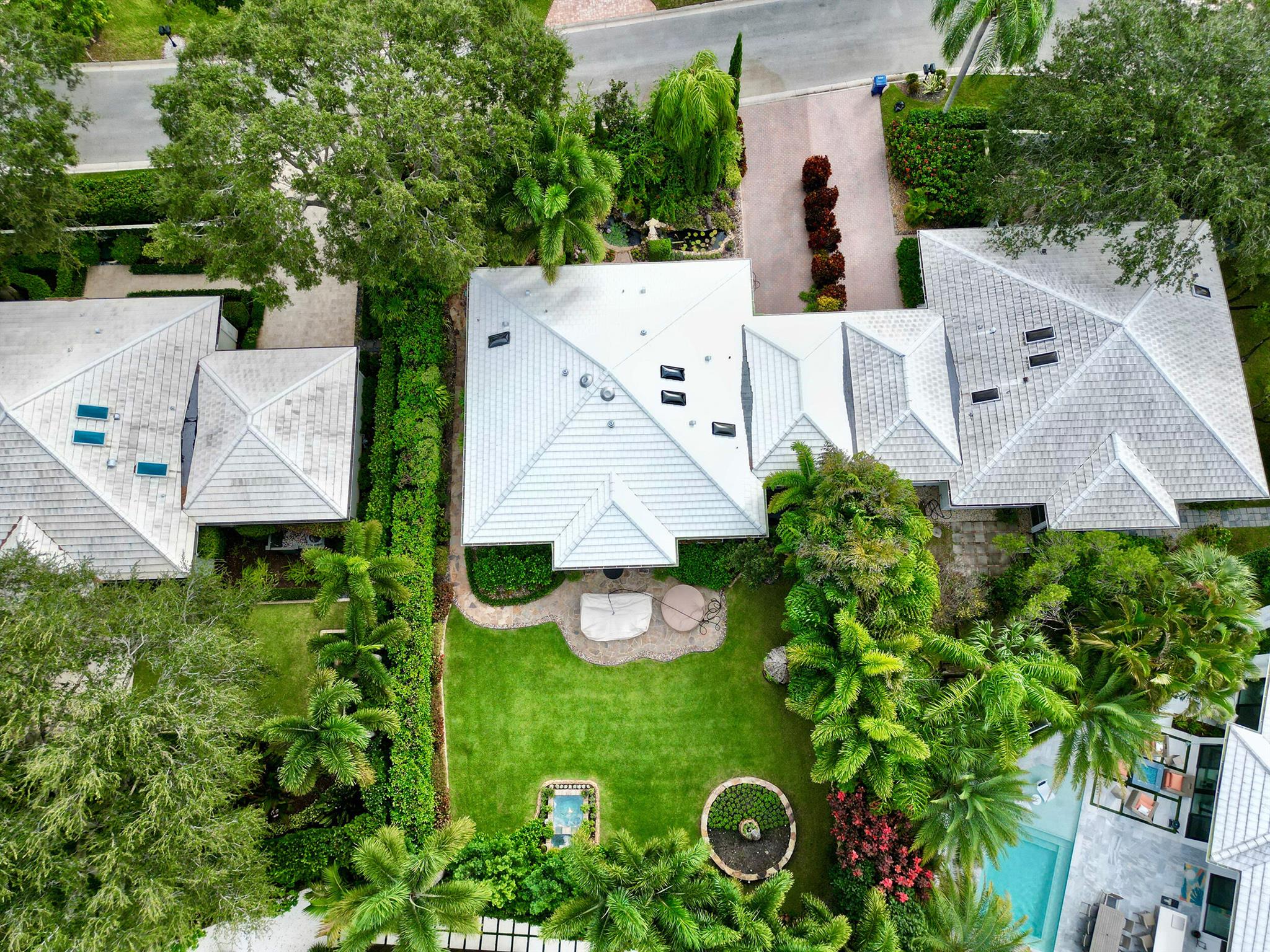 3902 Captains Way