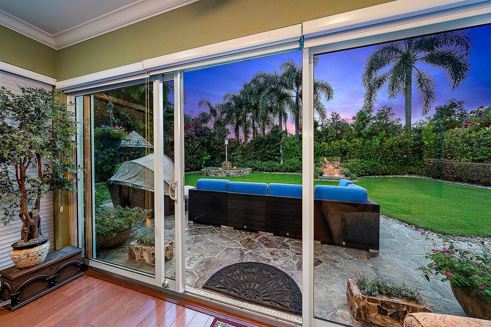 3902 Captains Way