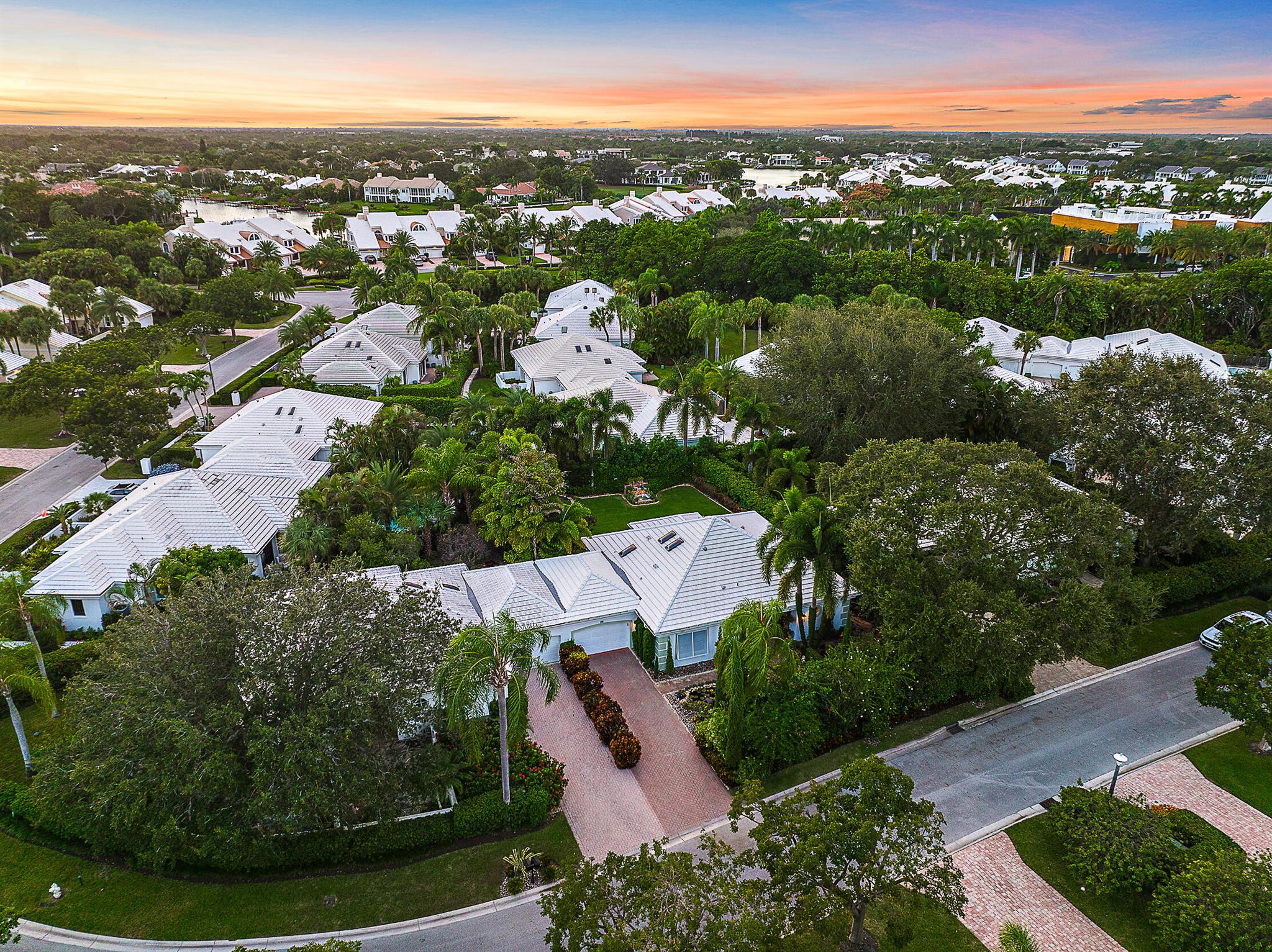 3902 Captains Way