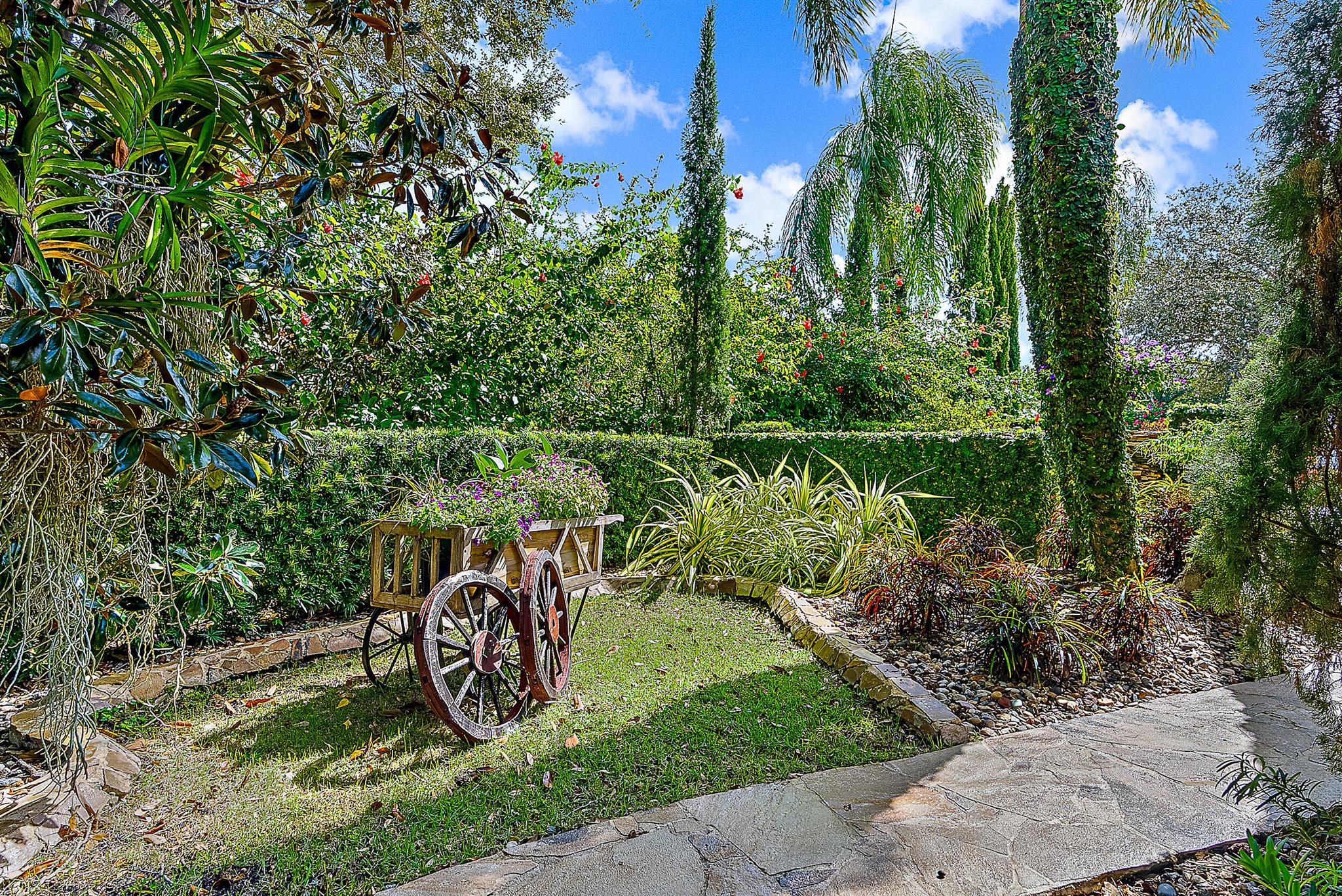 3902 Captains Way