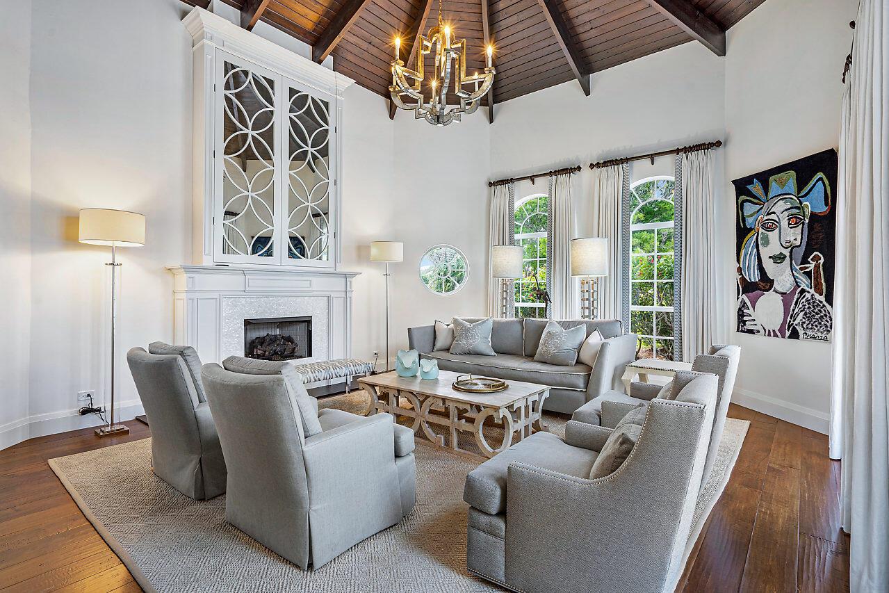 440 Glenbrook Drive