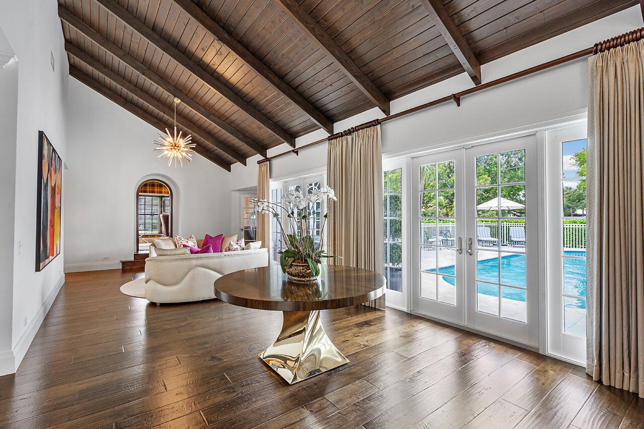 440 Glenbrook Drive
