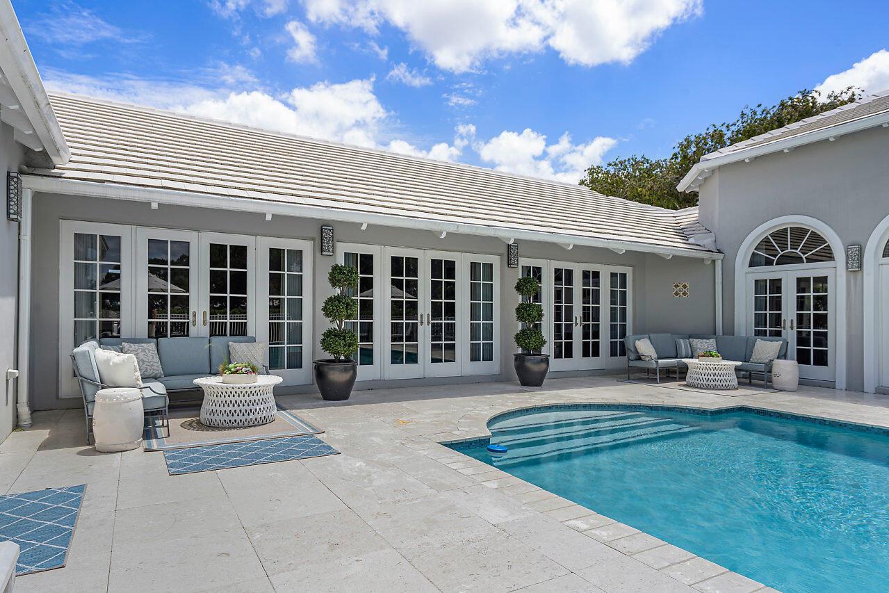 440 Glenbrook Drive
