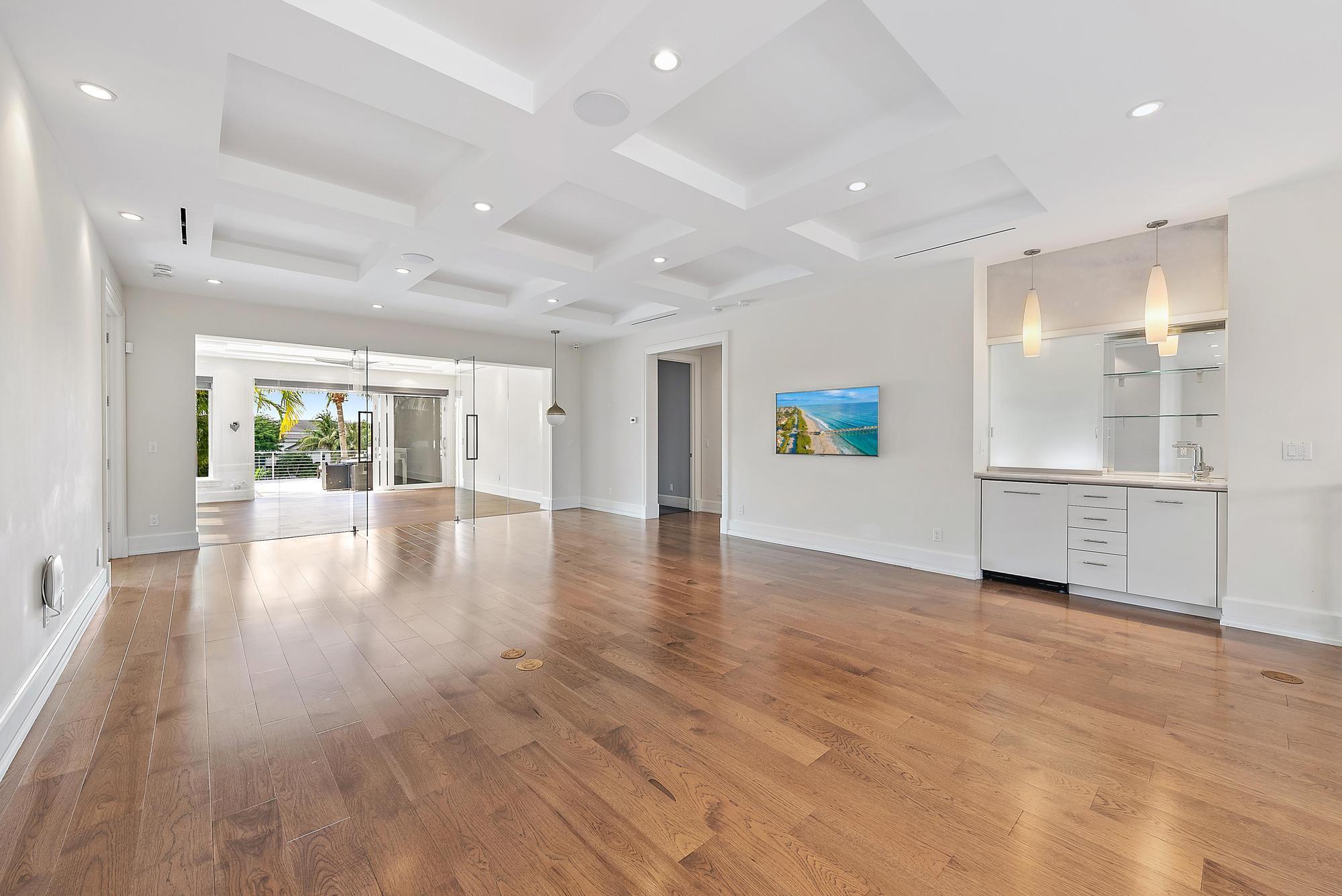 177 Commodore Drive