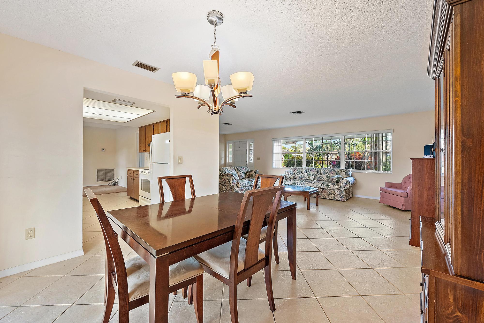 109 W Palmetto Road