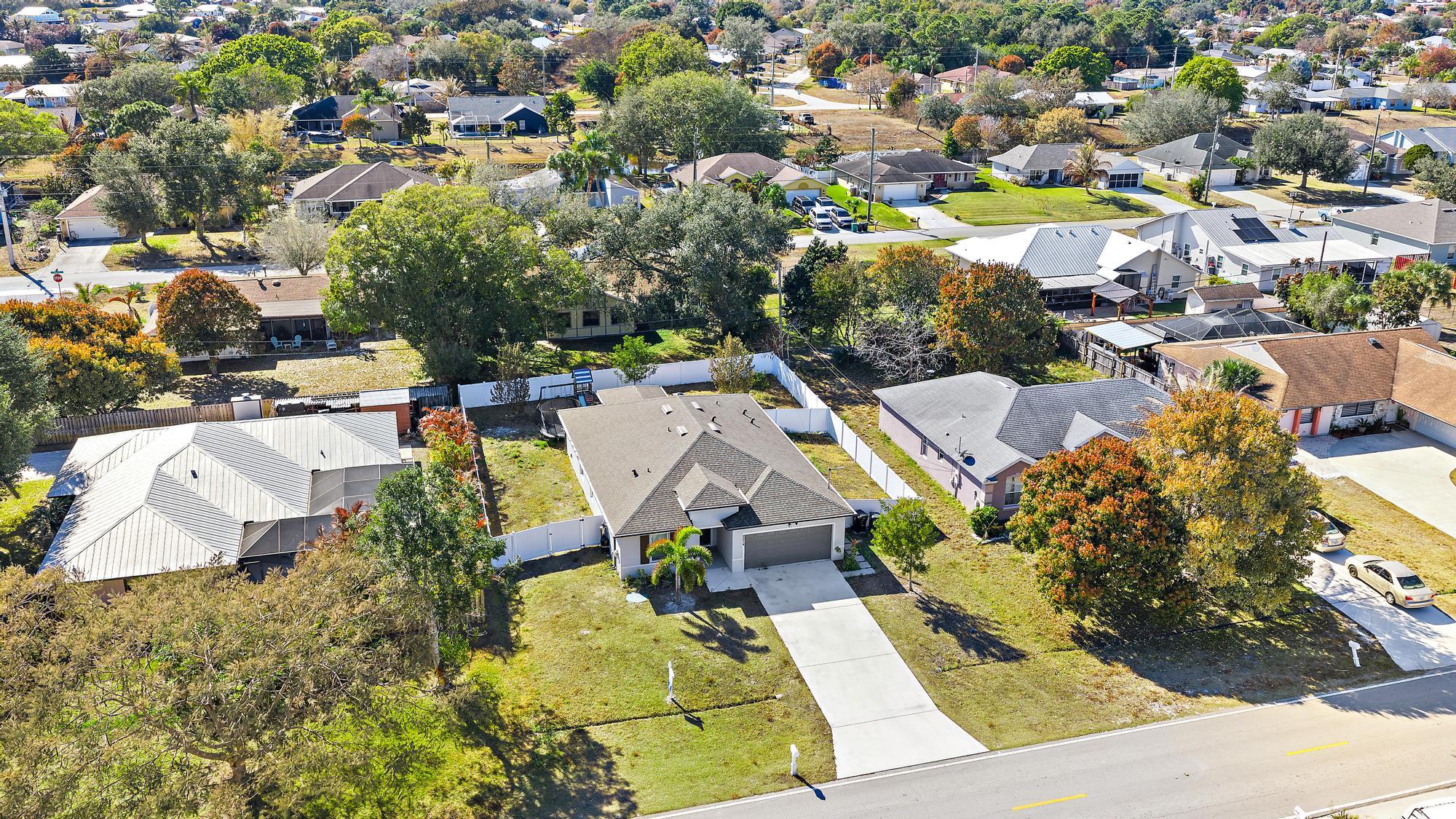 2574 SW Cameo Boulevard, Port St. Lucie