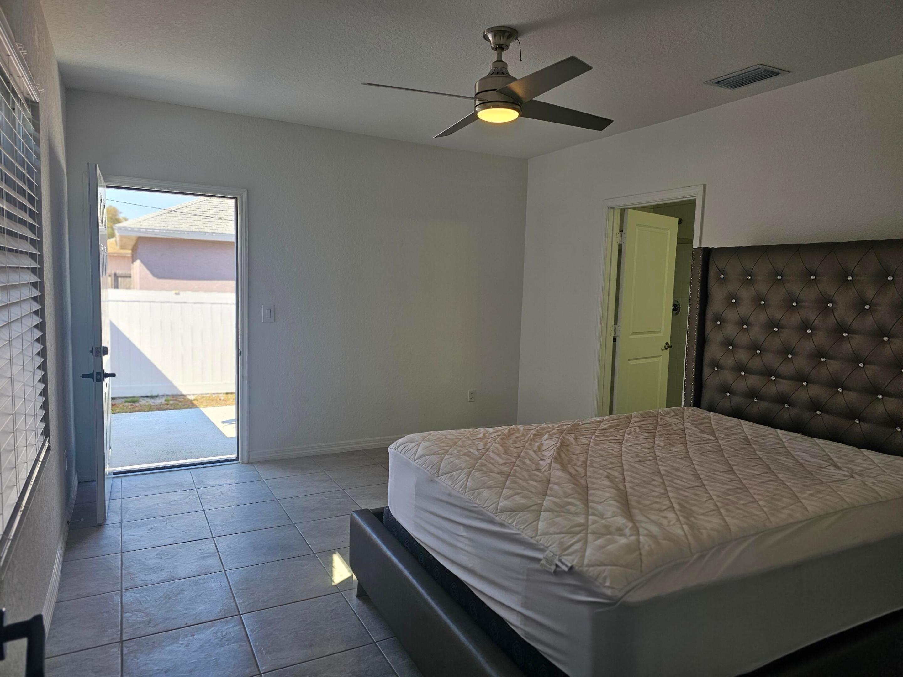 2574 SW Cameo Boulevard, Port St. Lucie