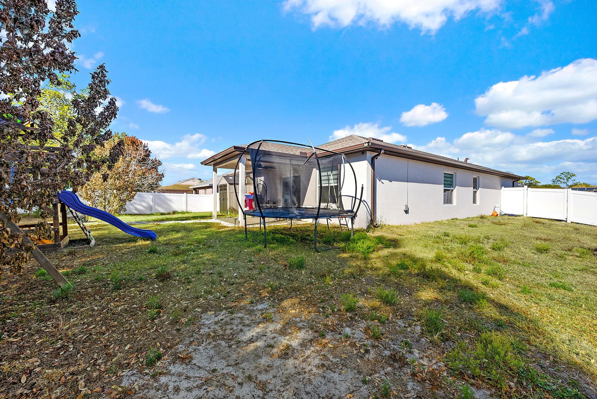 2574 SW Cameo Boulevard, Port St. Lucie