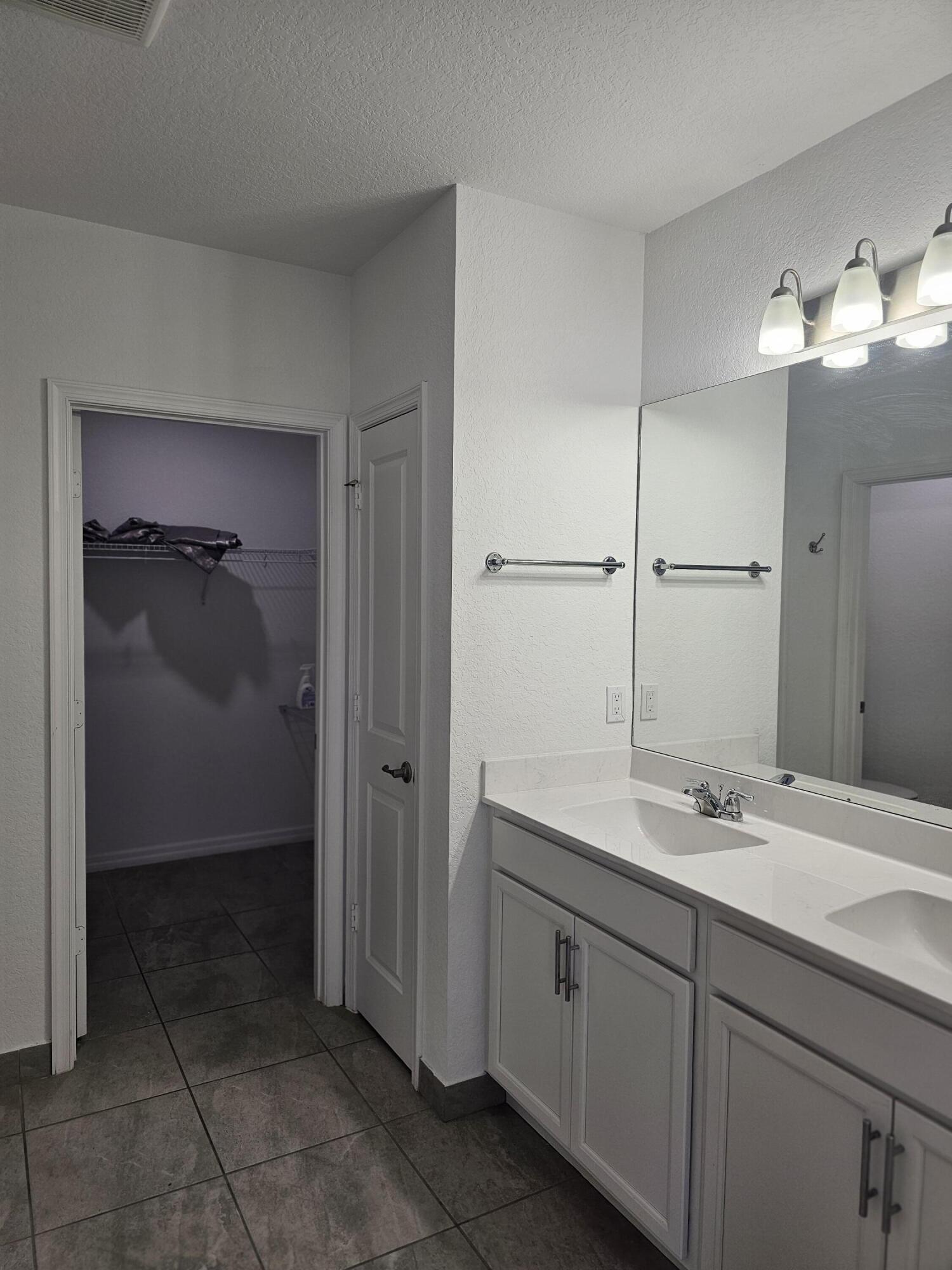 2574 SW Cameo Boulevard, Port St. Lucie