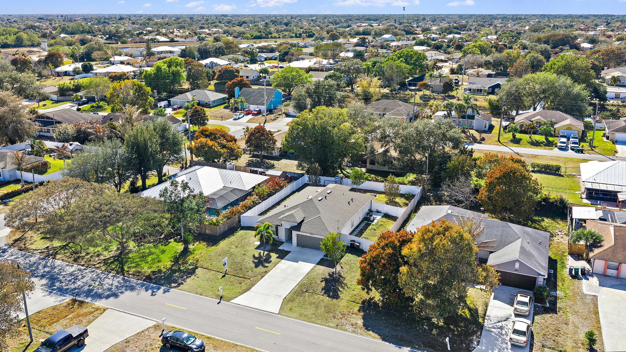 2574 SW Cameo Boulevard, Port St. Lucie