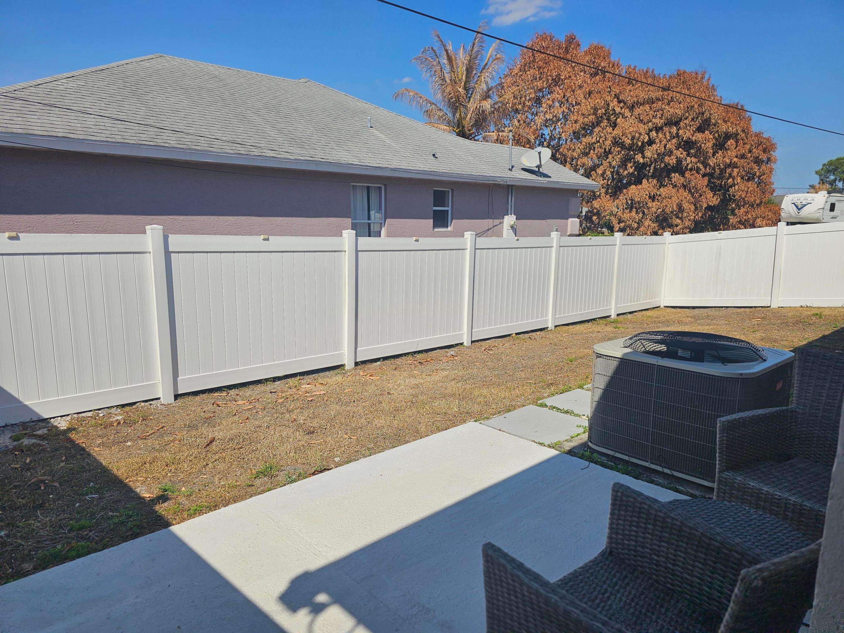 2574 SW Cameo Boulevard, Port St. Lucie