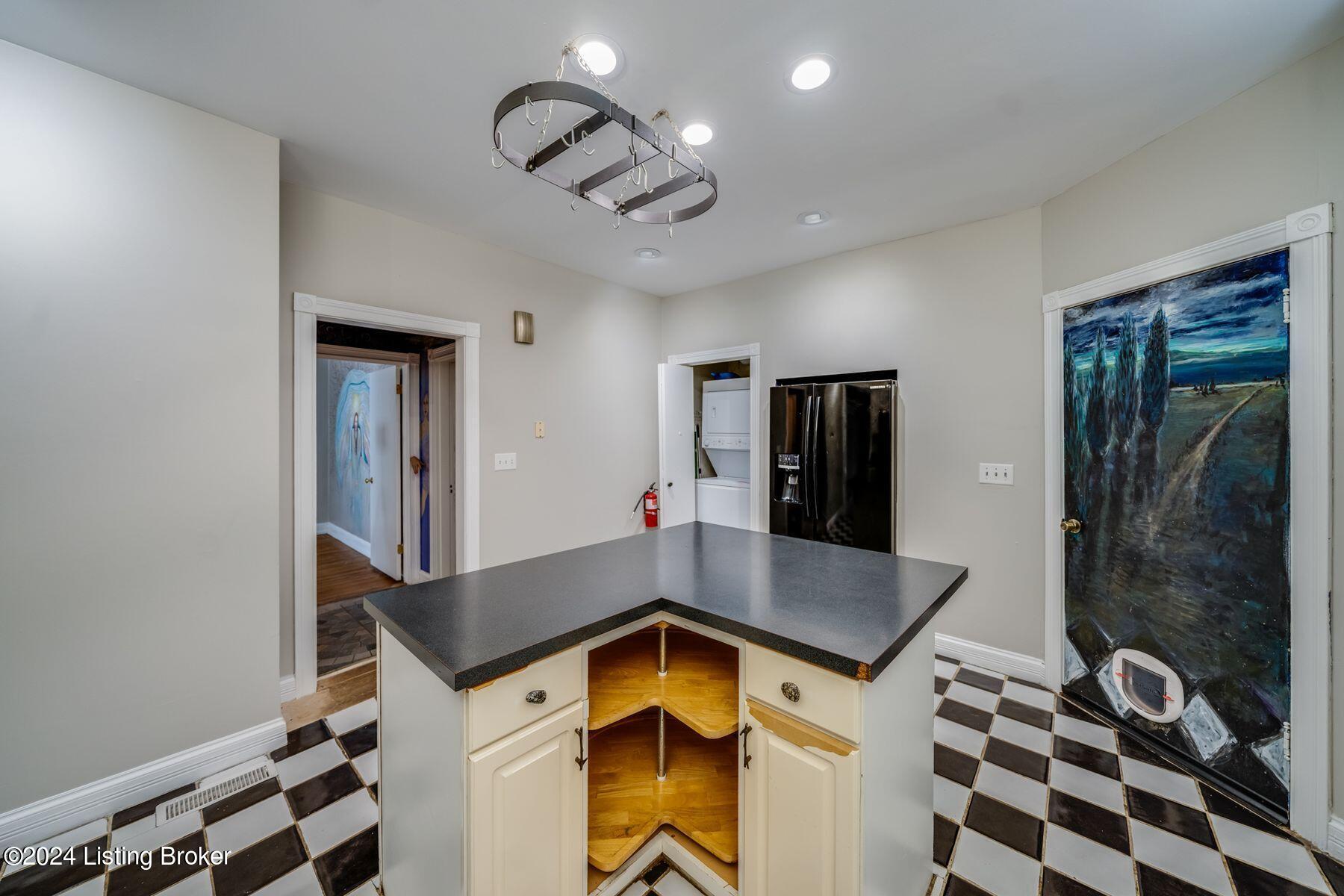 1318 Highland Ave