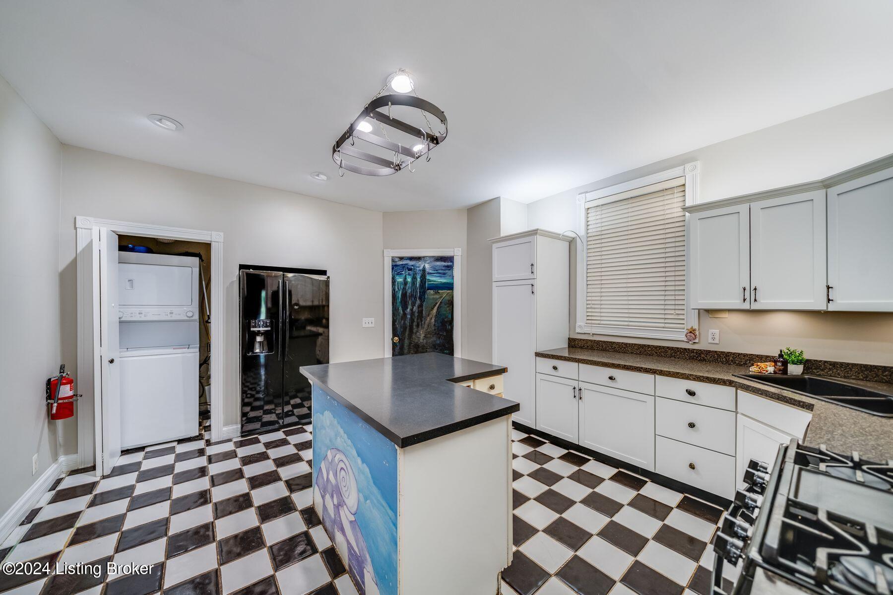 1318 Highland Ave