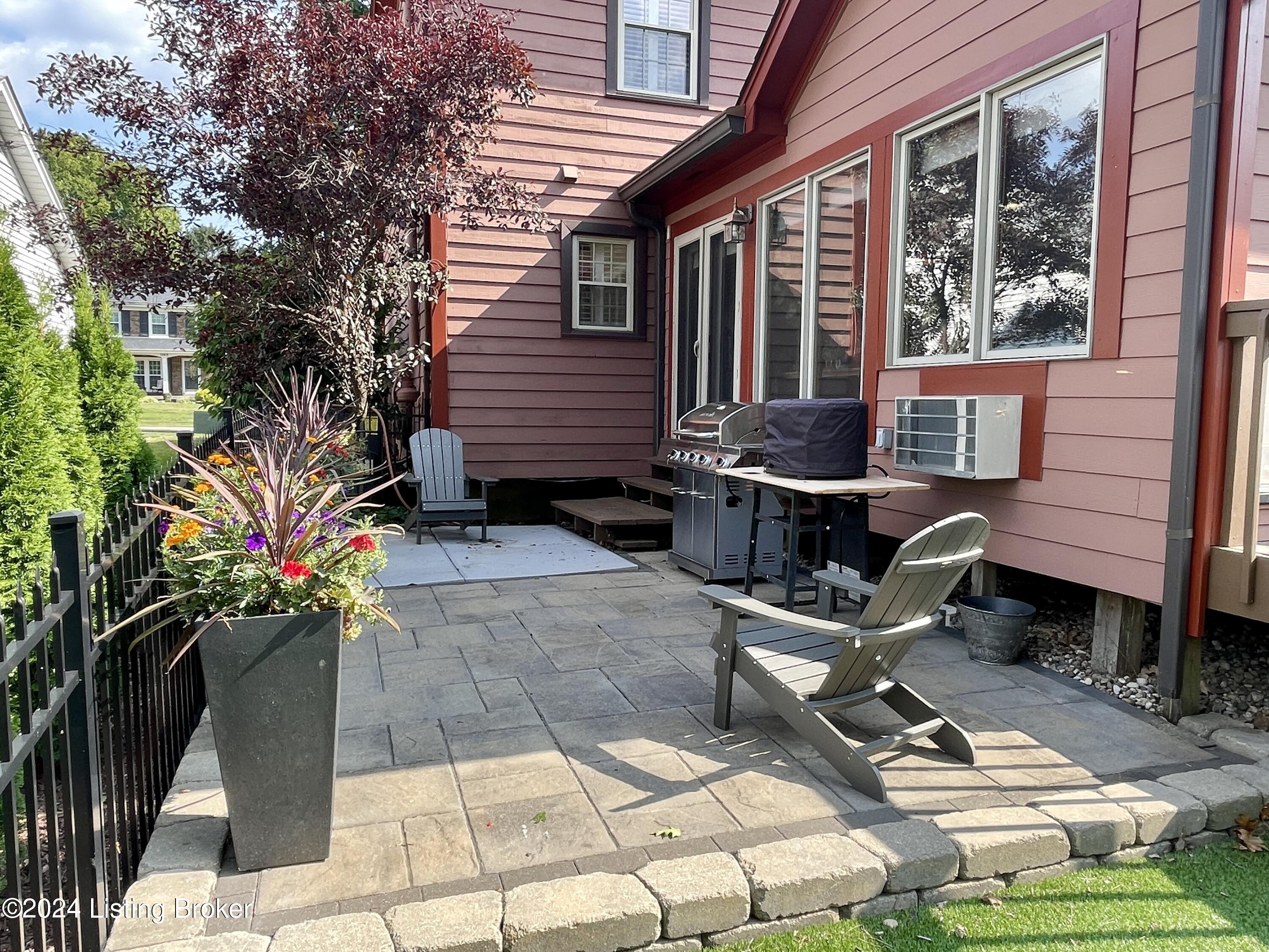 1828 Arboro Pl