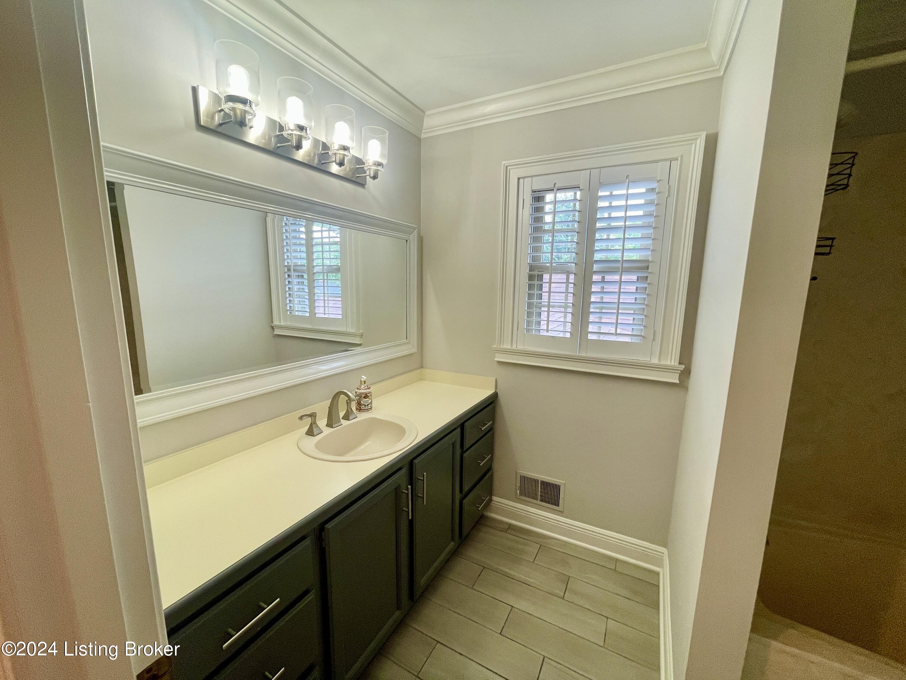 1828 Arboro Pl