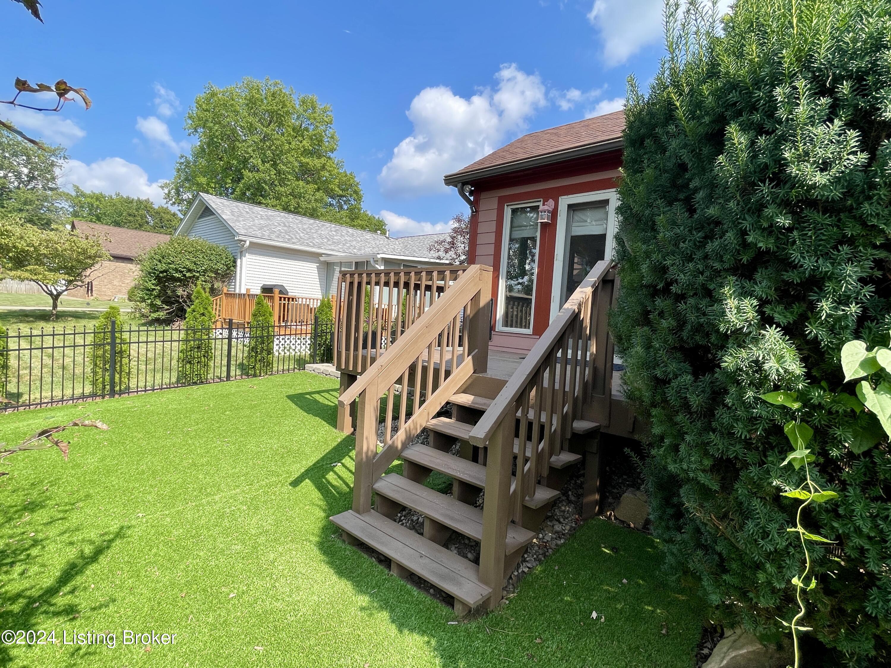 1828 Arboro Pl