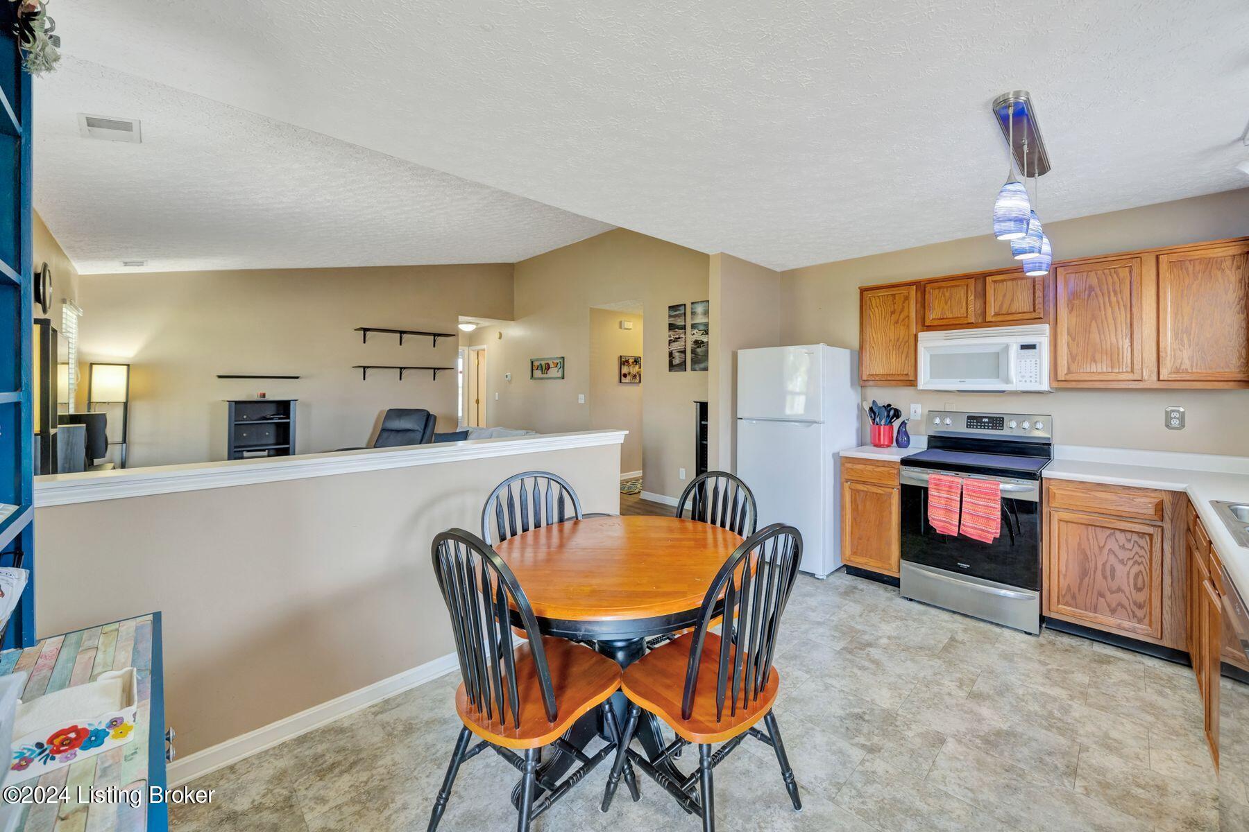 149 Sara Ct