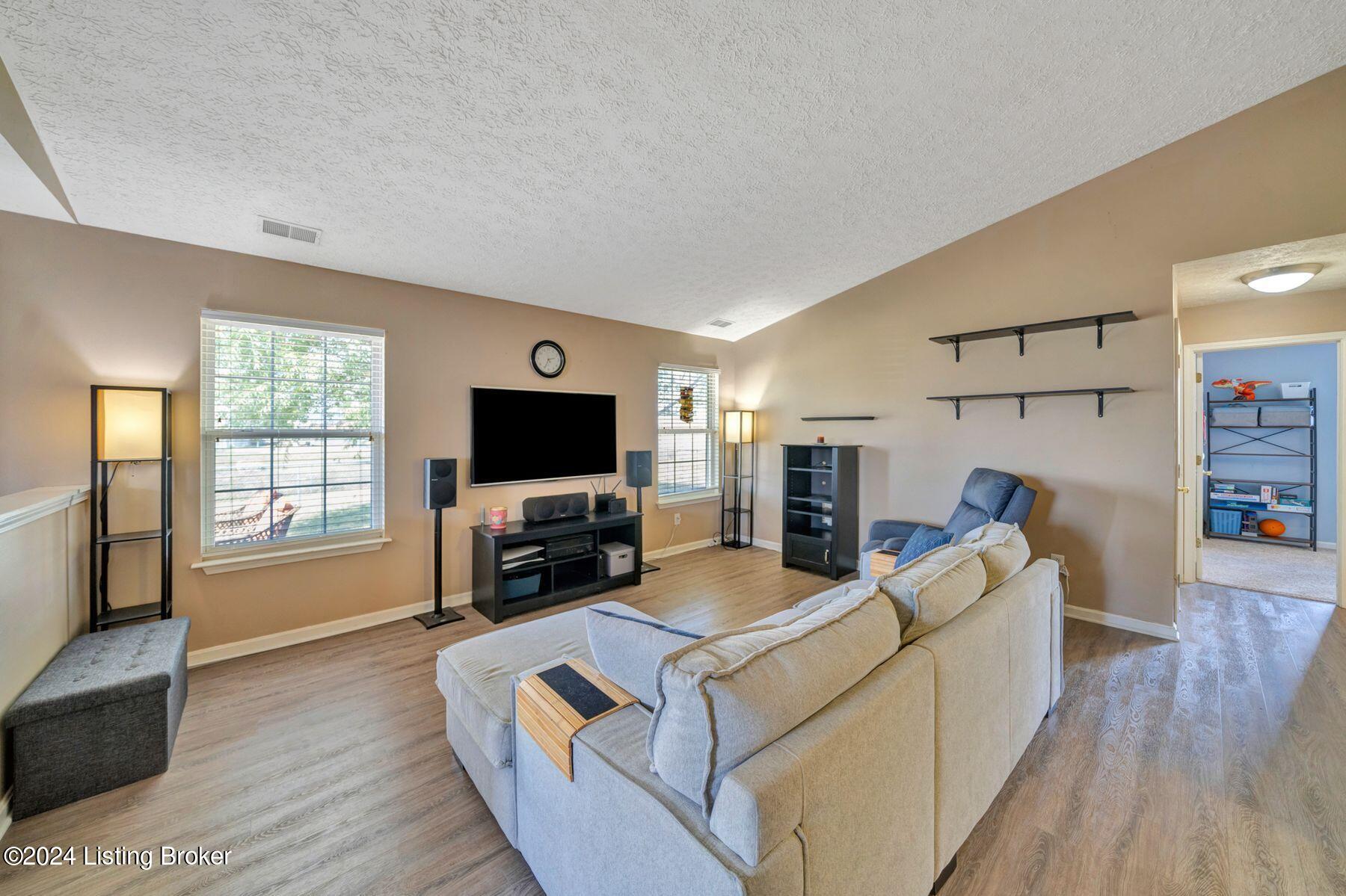 149 Sara Ct